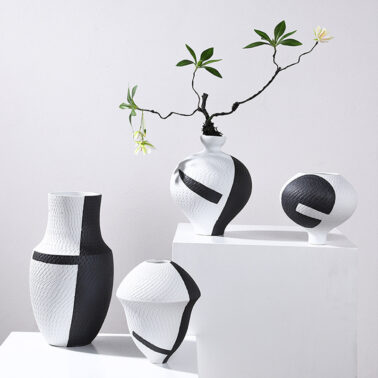 Ink and white ceramic vase combination