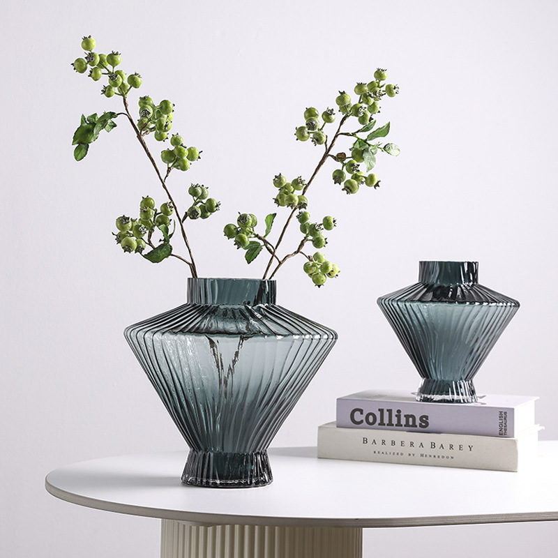 Minimalist striped glass vase - Image 2