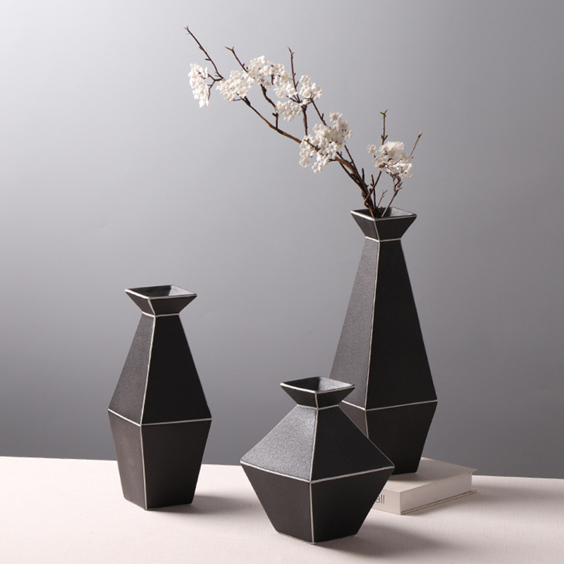 Diamond-shaped modern flower vase - Image 2
