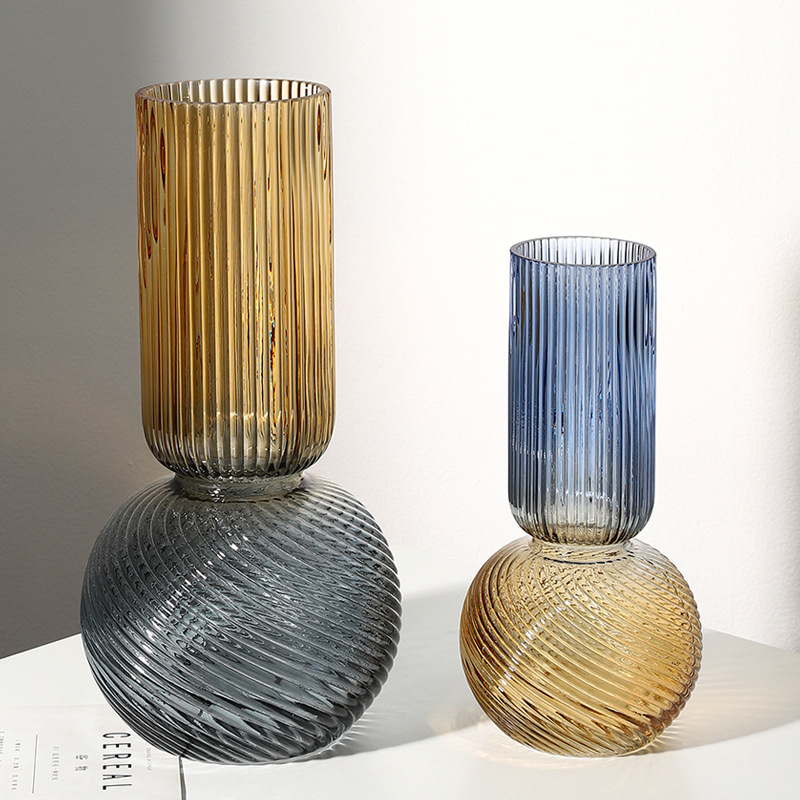 Handmade two-color glass vase - Image 3